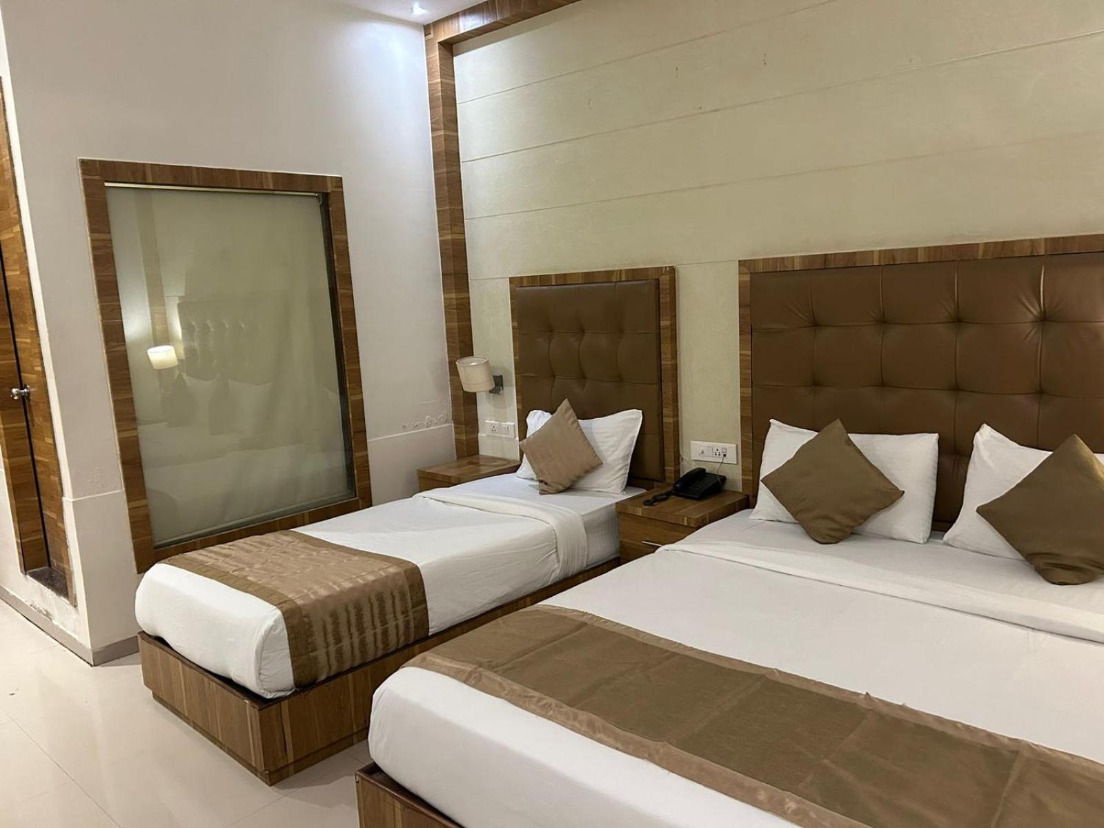 Hotel Bkc Mannat ムンバイ エクステリア 写真