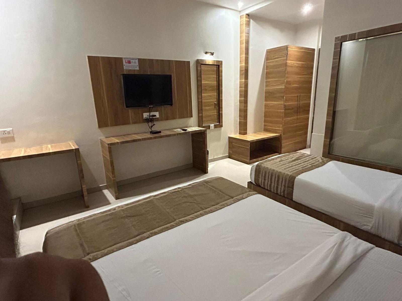 Hotel Bkc Mannat ムンバイ エクステリア 写真