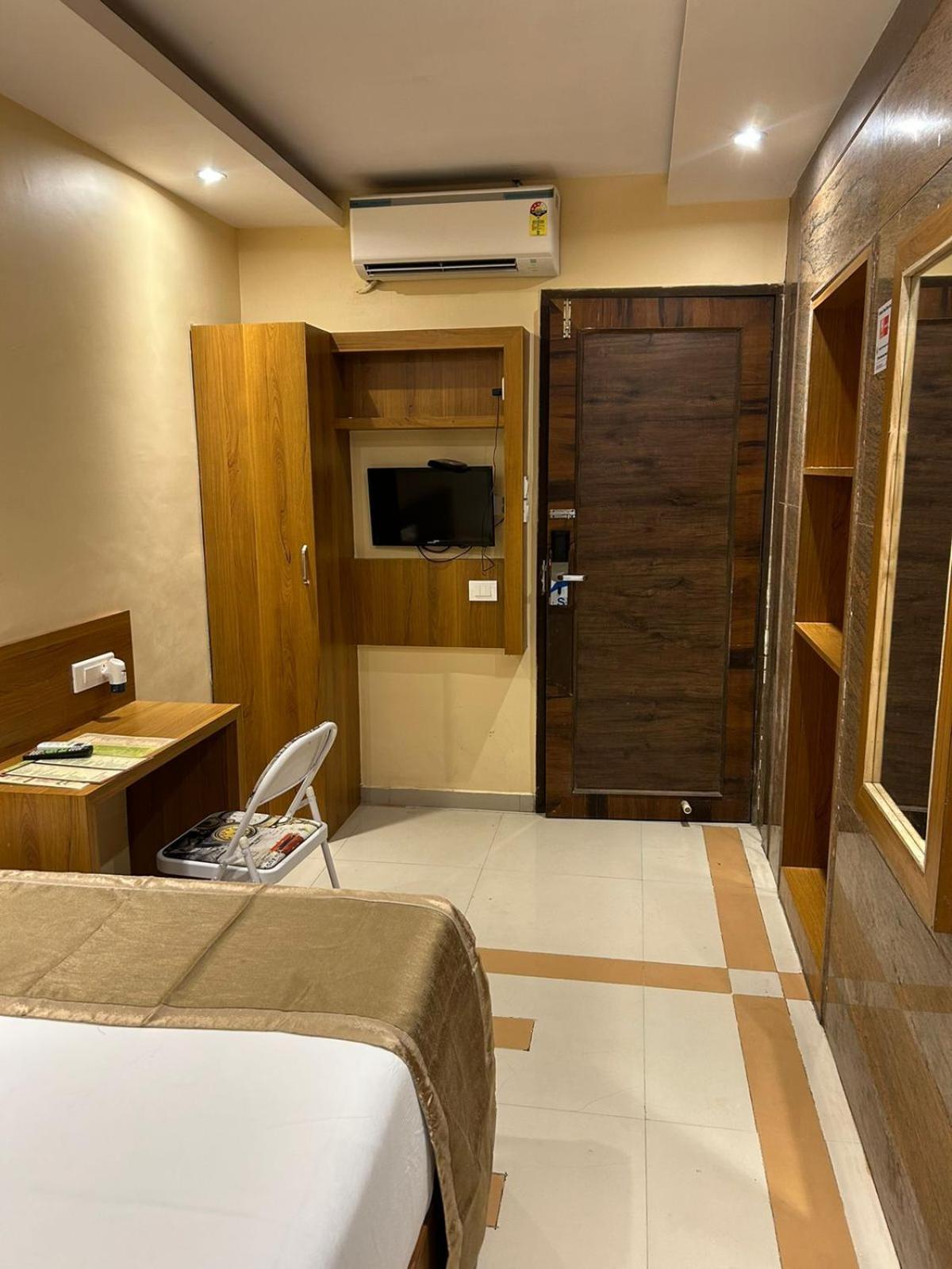 Hotel Bkc Mannat ムンバイ エクステリア 写真