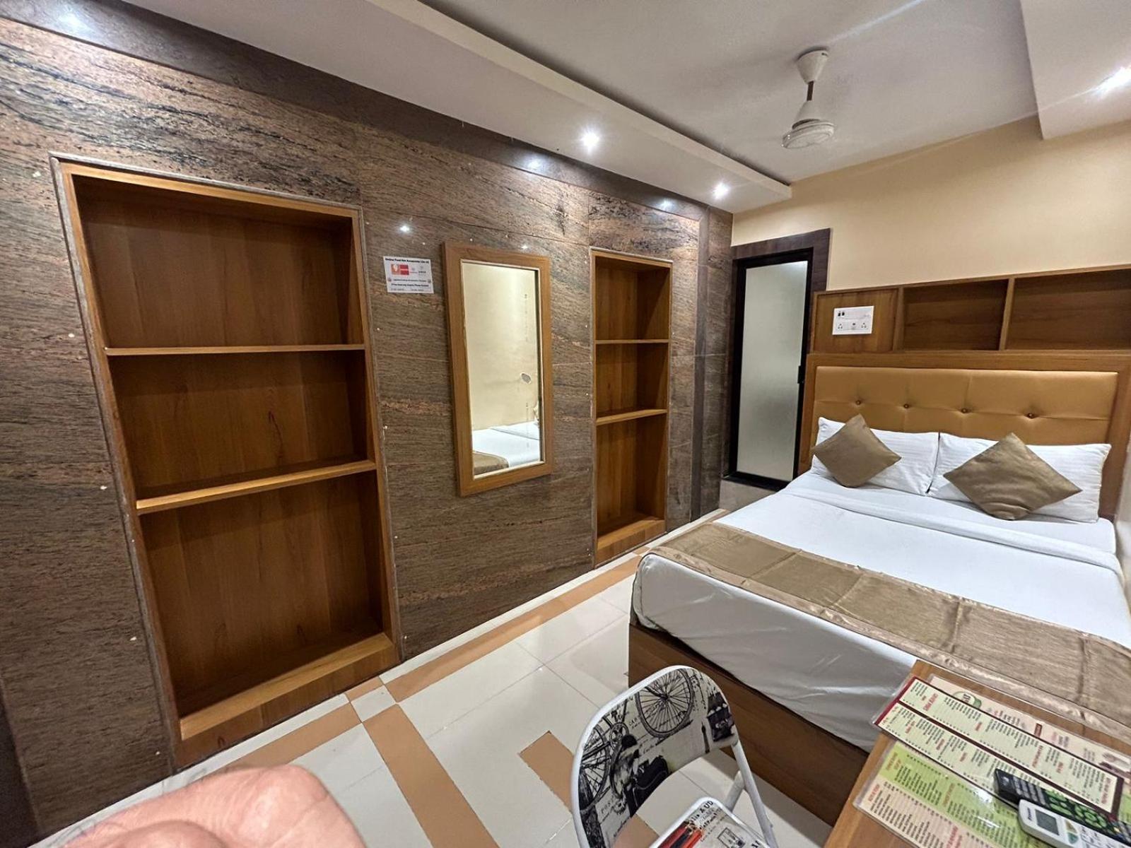 Hotel Bkc Mannat ムンバイ エクステリア 写真